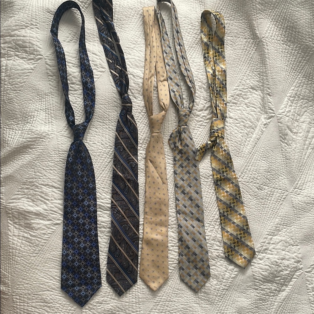 Pronto Uomo Blue and Cream Ties Collection